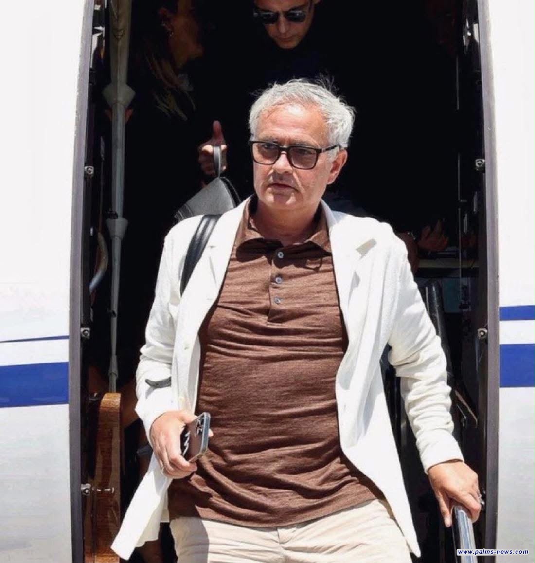 مورينيو يصل لمقر ريال مدريد وسيتم تقديمه بشكل رسمي غداً.