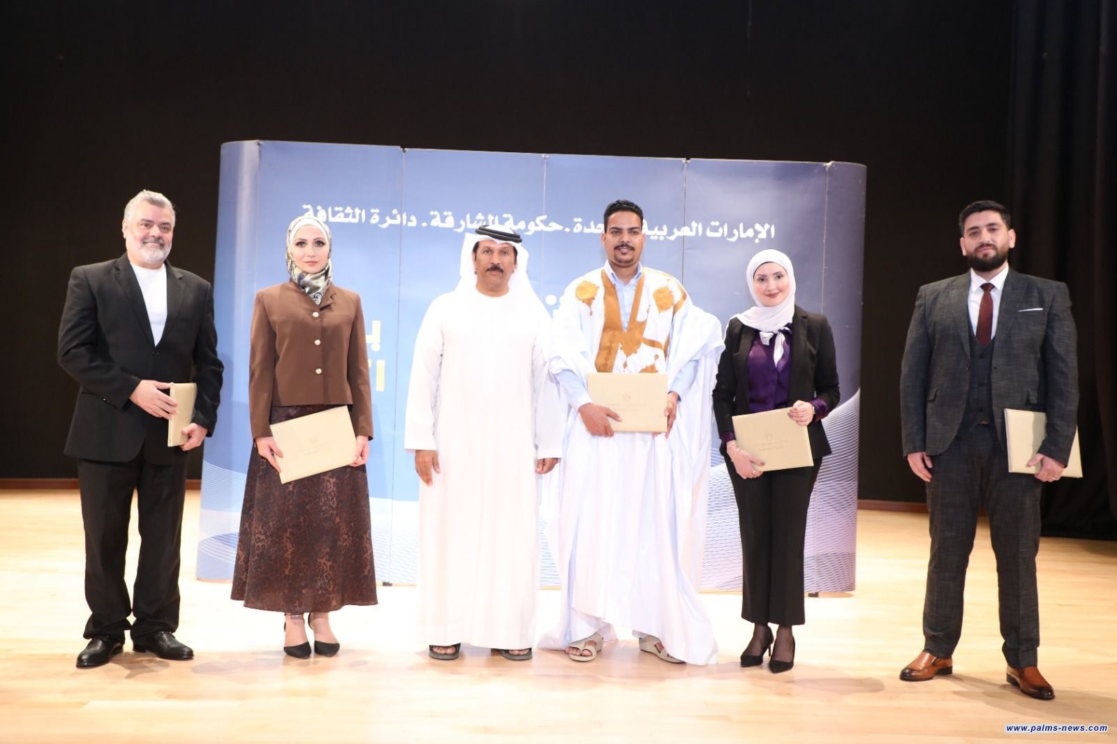 ليلة تتعدد فيها الأصوات:الشعر يجمع تجارب عربية في الشارقة