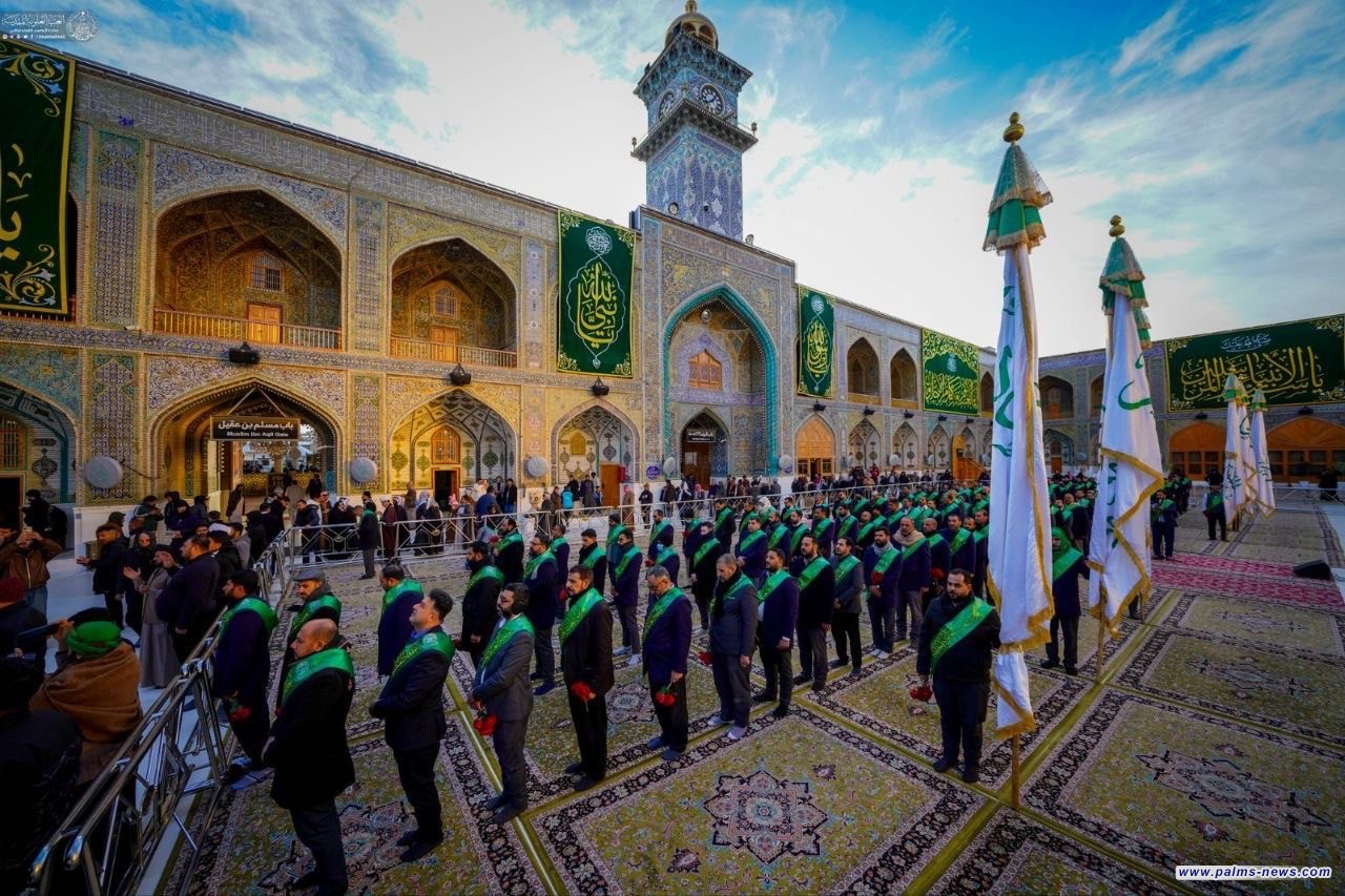 مئات الزائرين يؤدون زيارة المبعث النبوي الشريف في مرقد أمير المؤمنين الإمام علي بن أبي طالب (ع)