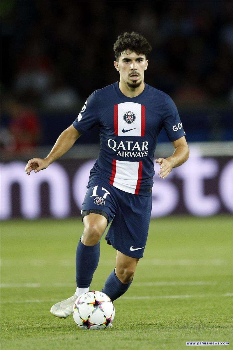 البرتغالي فيتينا، يحصل على جائزة أفضل لاعب وسط في العالم لعام 2025 من غلوب سوكر.