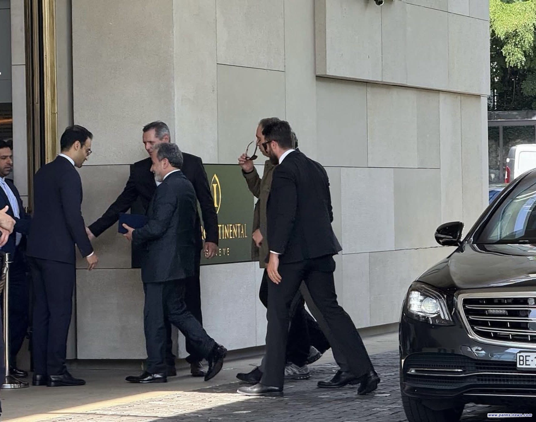 انطلاق المحادثات بين إيران والترويكا الأوروبية في جنيف بشأن البرنامج النووي الإيراني