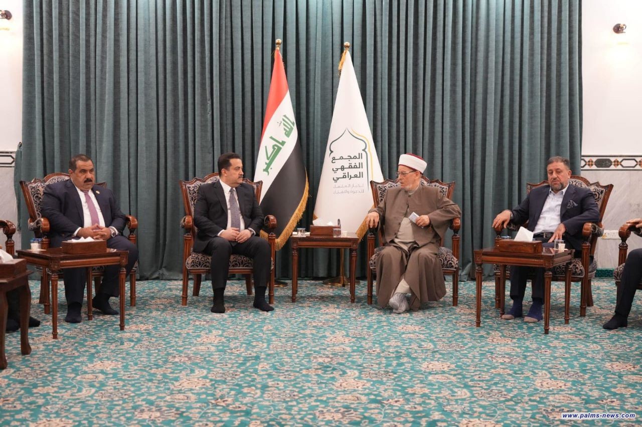 السوداني  يزور ضريح الإمام أبي حنيفة النعمان في الأعظمية ببغداد