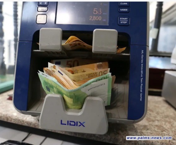 المالية تطلق تمويلات رواتب الموظفين لشهر تشرين الثاني