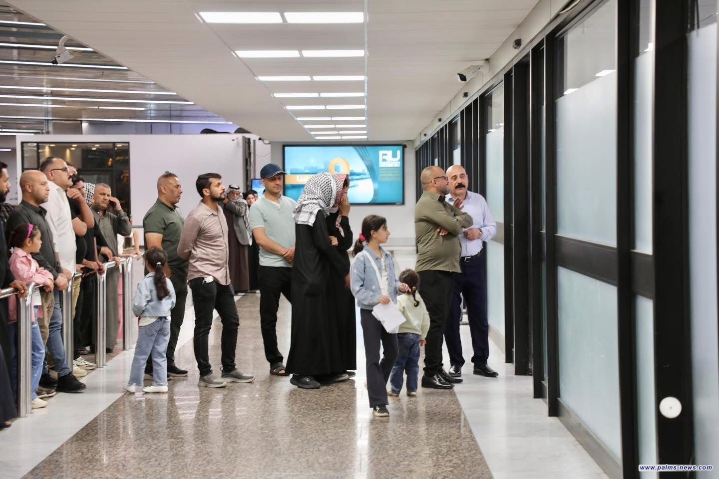 مطار بغداد الدولي يشهد استقبالاً كبيراً للمسافرين العائدين من خارج العراق.