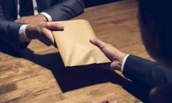 الداخلية توضح ما أوصت به المحاكم بطرد أيِّ ضابط تثبت إدانته بالرشوة