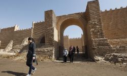 تعود للعصر البابلي القديم.. العثور على مئات القطع الأثرية في بابل