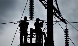 الكهرباء توضح بعد خروج أغلب خطوط الطاقة عن العمل