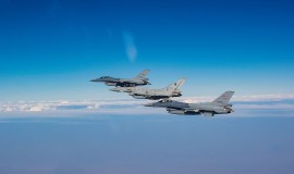 الدفاع تنوه عن تحليق لطائرات القوة الجوية وطيران الجيش بارتفاعات منخفضة في بغداد