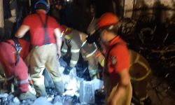 الدفاع المدني تدفع بأقصى الإمكانات لإخلاء العوائل في حادثة عرس الحمدانية