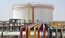 النفط يواصل التحليق.. برنت يتخطى 111 دولاراً بفعل مخاوف تعطل الإمدادات