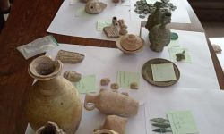 مواطنو النجف يسلّمون مفتشية آثار المحافظة 350 قطعة أثرية