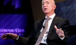 الملياردير جيف بيزوس: سننقل البشر للفضاء