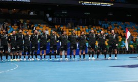 مصر تتوج بكأس الأمم الأفريقية لكرة اليد بعد الفوز على تونس 37-24.