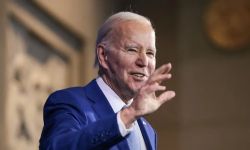 "ليحفظ الله الملكة".. زلة لسان جديدة لجو بايدن في ختام خطابه حول قوانين حيازة الأسلحة