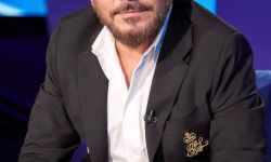 عابد فهد يشيد بزملائه ويحذر من "الأنا"