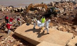 الصليب الأحمر ينفي أمر إخلاء درنة ويؤكد صعوبة عمليات الإنقاذ