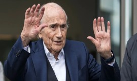 بلاتر يدعو لمقاطعة مونديال 2026