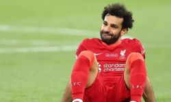 "ابتعدوا عن مواقع التواصل الاجتماعي"..  نصيحة من محمد صلاح