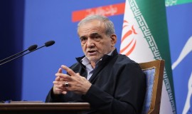 الرئيس الإيراني: المحادثات الإيرانية الأمريكية شكلت خطوة إلى الأمام