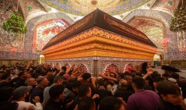 ضريح أمير المؤمنين الإمام علي (عليه السلام) يكتظ بالزائرين في ذكرى رحيل الرسول الأكرم محمد (صلى الله عليه وآله)