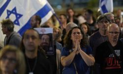 حركة حماس تطلق سراح الرهائن الإسرائيليين بمرحلة التبادل الرابع