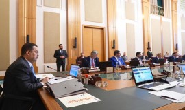 مجلس الوزراء يقرر عدم نقل أو تنسيب الأطباء الموزعين إلى المحافظات التي تعاني من شحة الاختصاصات.