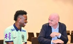 إنفانتينو : يجب مكافحة العنصرية في كرة القدم