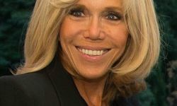 بريجيت ماكرون تلاحق مروجي شائعات ولادتها ذكراً